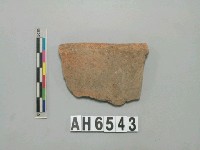 藏品(褐色夾砂陶口緣)的圖片